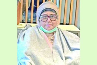 পুত্রবধূদের নিয়ে সোমবার ফিরছেন খালেদা জিয়া