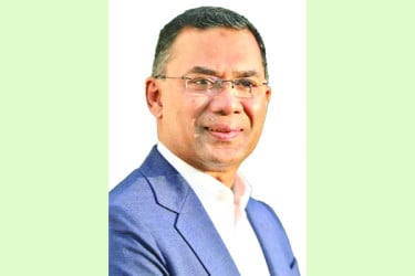 ভোট চাওয়াই এখন যেন অপরাধ