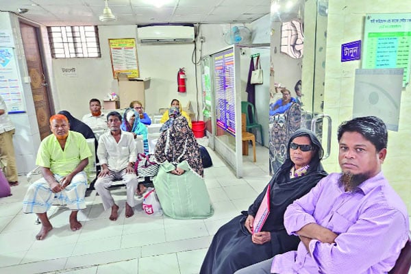 শ্রমিক দিবসে বিনামূল্যে চক্ষুসেবা