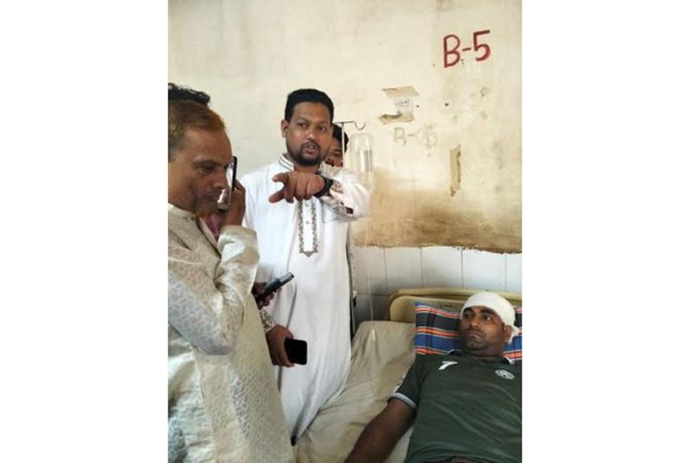 নোয়াখালীতে বাকবিতন্ডায় মাথা ফাটালো ছাত্রদল নেতার
