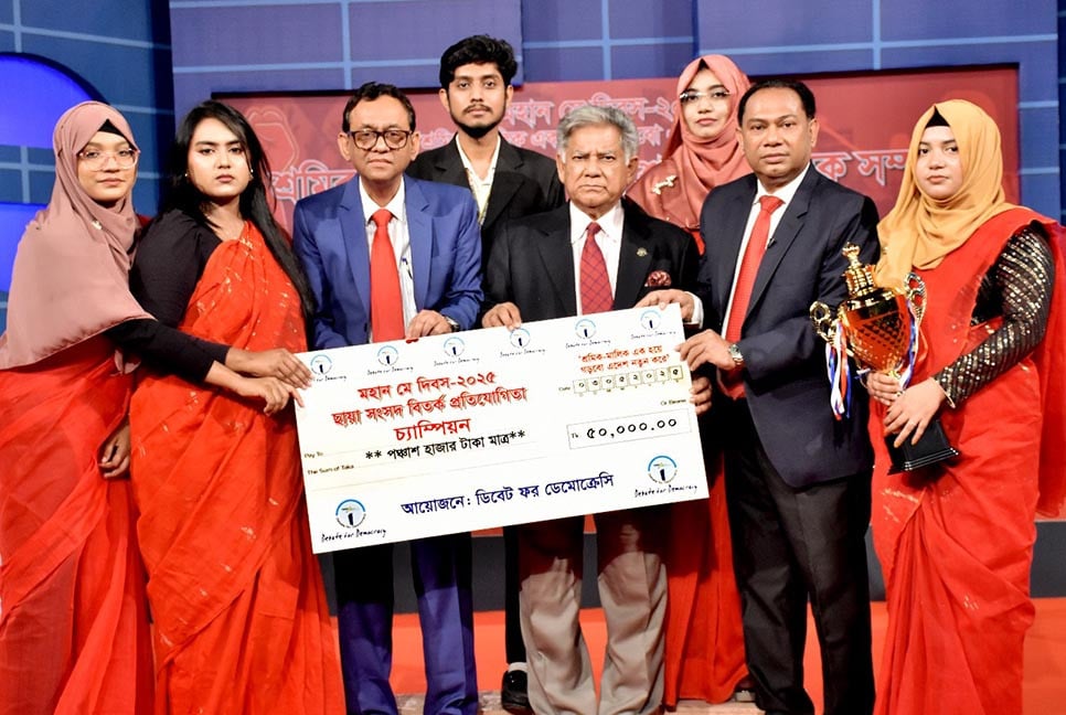 বিদেশে পলাতক মালিকদের ধরতে রেড অ্যালার্ট জারির উদ্যোগ নেওয়া হয়েছে : শ্রম উপদেষ্টা