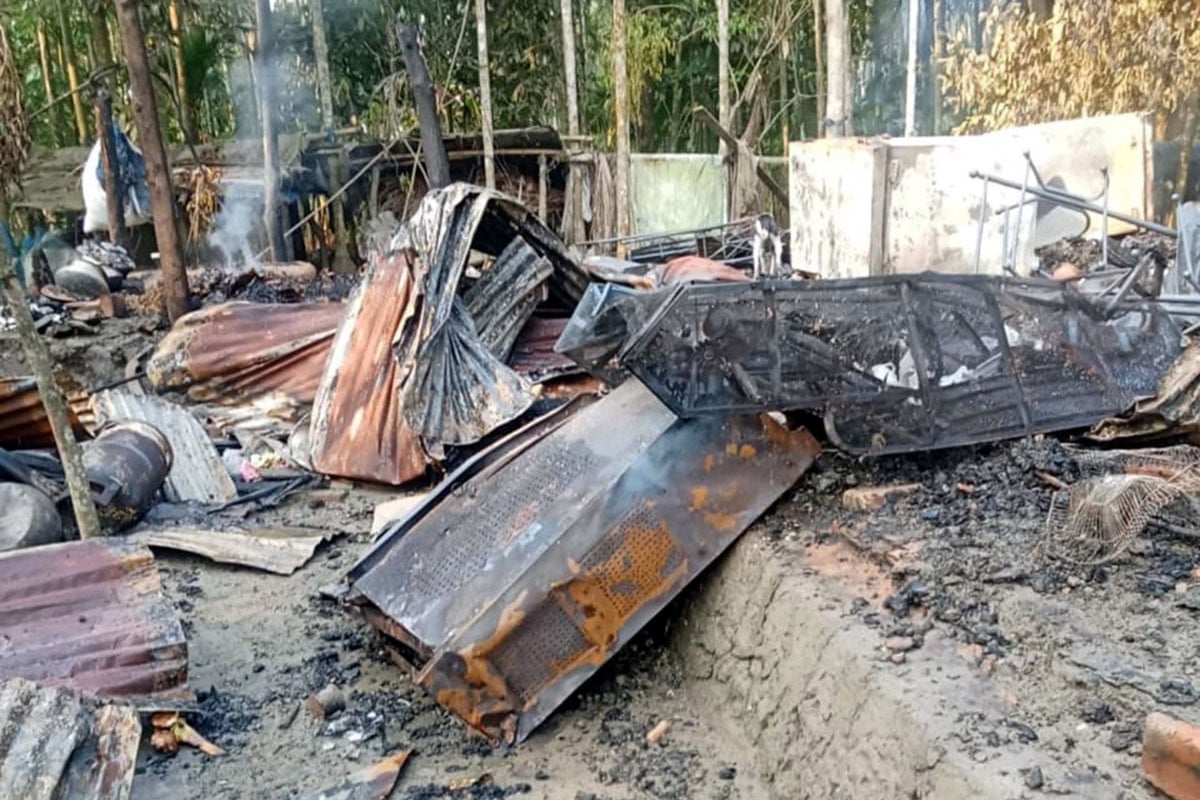 বাগেরহাটে আগুনে পুড়ে বসতঘর ছাই