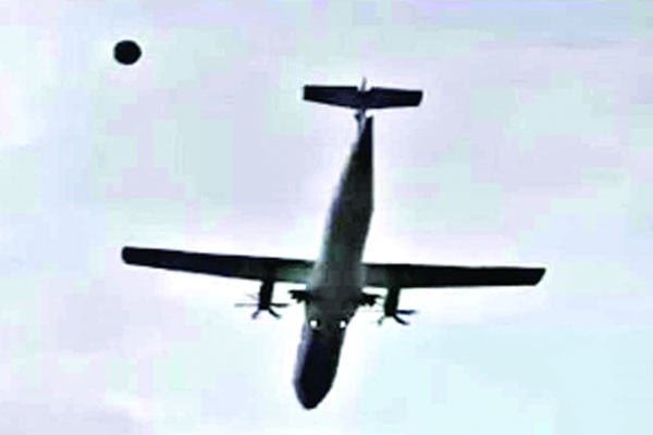 বিমান লক্ষ্য করে ফুটবল ছোড়া নিয়ে তোলপাড়
