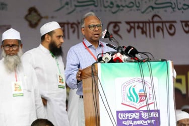 হাসিনার বিরুদ্ধে গণহত্যার মামলা করুন, হেফাজতের মহাসমাবেশে মাহমুদুর রহমানের আহ্বান