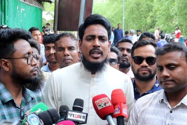 বাংলাদেশকে পুতুলরাষ্ট্রে পরিণত করেছে আওয়ামী লীগ: আখতার
