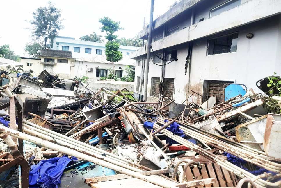 নোয়াখালী জেনারেল হাসপাতালে আগুন, বিদ্যুৎ সংযোগ বিচ্ছিন্ন