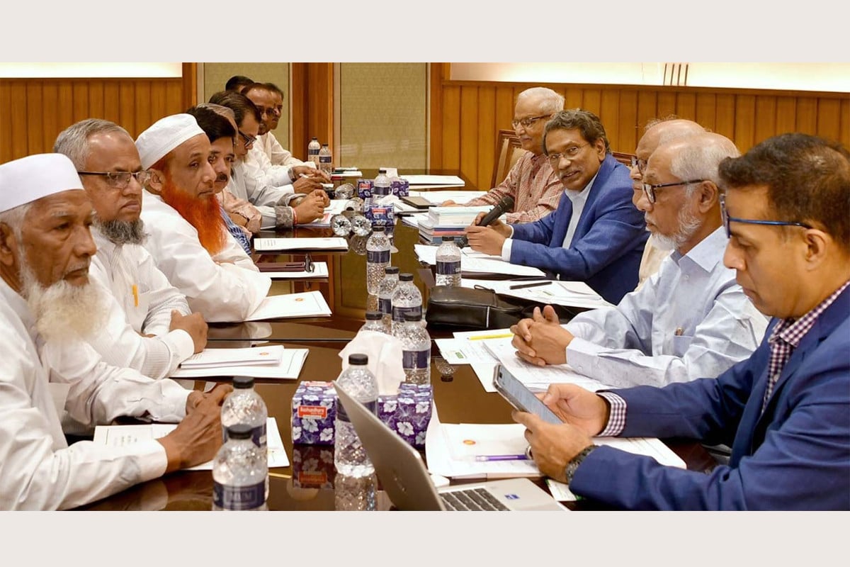 রাষ্ট্র গঠনের মৌলিক জায়গায় একমত হয়ে দেশকে এগিয়ে নিতে হবে : আলী রীয়াজ