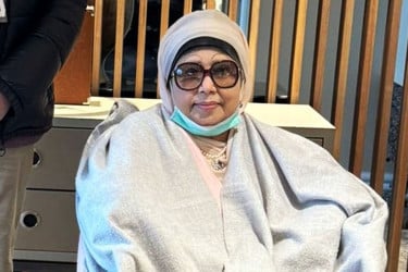 এয়ার অ্যাম্বুলেন্সেই মঙ্গলবার ফিরছেন খালেদা জিয়া