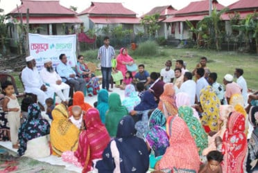 বজ্রপাতের দুর্ঘটনা এড়াতে আশ্রয়ণের বাসিন্দাদের নিয়ে শুভসংঘের সচেতনতা সভা