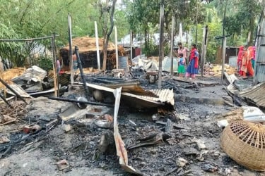 নাটোরে ভয়াবহ আগুনে পুড়ে নিঃস্ব পরিবার, দগ্ধ দম্পতি হাসপাতালে