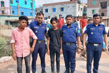 সিদ্ধিরগঞ্জে কিশোর নিহতের
ঘটনায় প্রধান আসামিসহ দুইজন গ্রেফতার