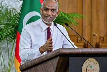 টানা ১৫ ঘণ্টা সংবাদ সম্মেলন করে রেকর্ড গড়লেন মালদ্বীপের প্রেসিডেন্ট