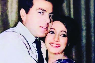 সুচিত্রা কেন ক্ষেপেছিলেন ধর্মেন্দ্রর ওপর