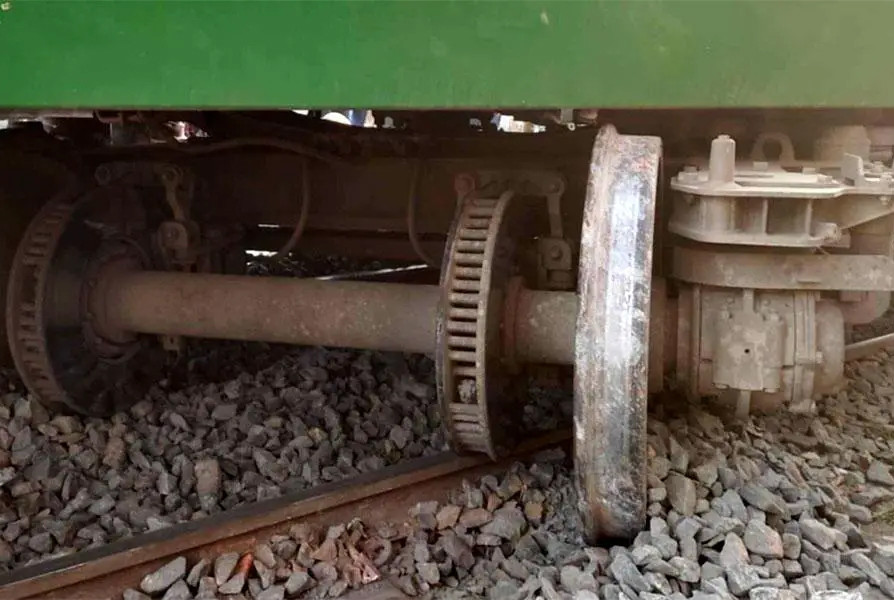 চার ঘণ্টা বিলম্বে ঢাকার উদ্দেশ্যে রওয়ানা দিল বনলতা এক্সপ্রেস