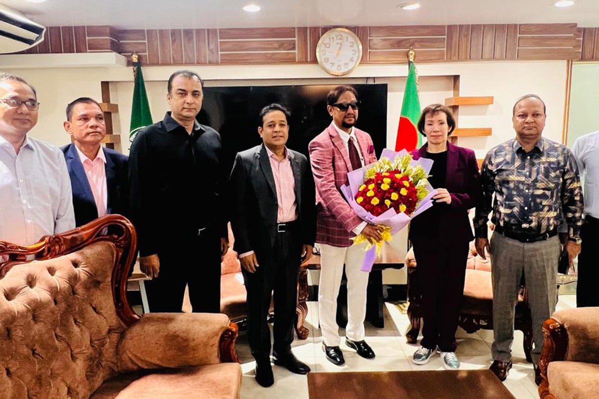 চসিক মেয়রে সঙ্গে যুক্তরাষ্ট্রের চার্জ দ্য অ‍্যাফেয়ার্সের সাক্ষাৎ
