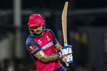 আইপিএলে পরাগের ৬ বলে ৬ ছক্কার রেকর্ড