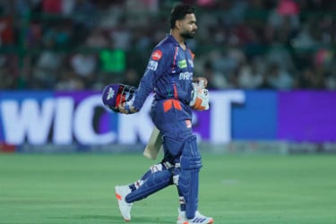 আবারও ব্যর্থ ঋষভ পান্ত