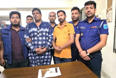 সিদ্ধিরগঞ্জে অস্ত্র ও গুলিসহ গ্রেপ্তার ২