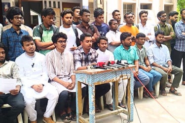 রাকসুর খসড়া ভোটার তালিকা প্রকাশসহ ৪ দাবিতে আল্টিমেটাম