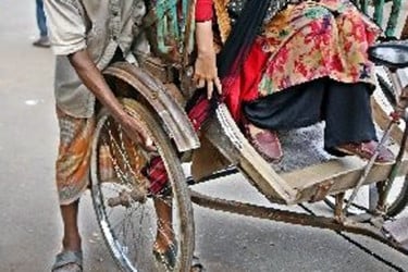 ওড়না গলায় পেঁচিয়ে মৃত্যু, ঢামেকে নেওয়া হলো মরদেহ