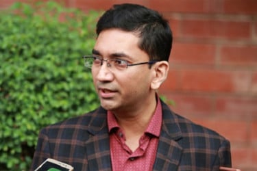 বিসিবির সাবেক পরিচালক মল্লিকের বিরুদ্ধে দুদকের মামলা