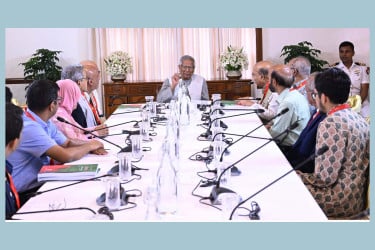 স্বাস্থ্য খাতের সমস্যাগুলো বহুদিনের সমস্যা: প্রধান উপদেষ্টা