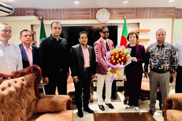 চসিক মেয়রে সঙ্গে যুক্তরাষ্ট্রের চার্জ দ্য অ‍্যাফেয়ার্সের সাক্ষাৎ