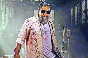 দানবীয় লুকে মোশাররফ করিম