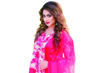 ফের অন্তরালে পপি