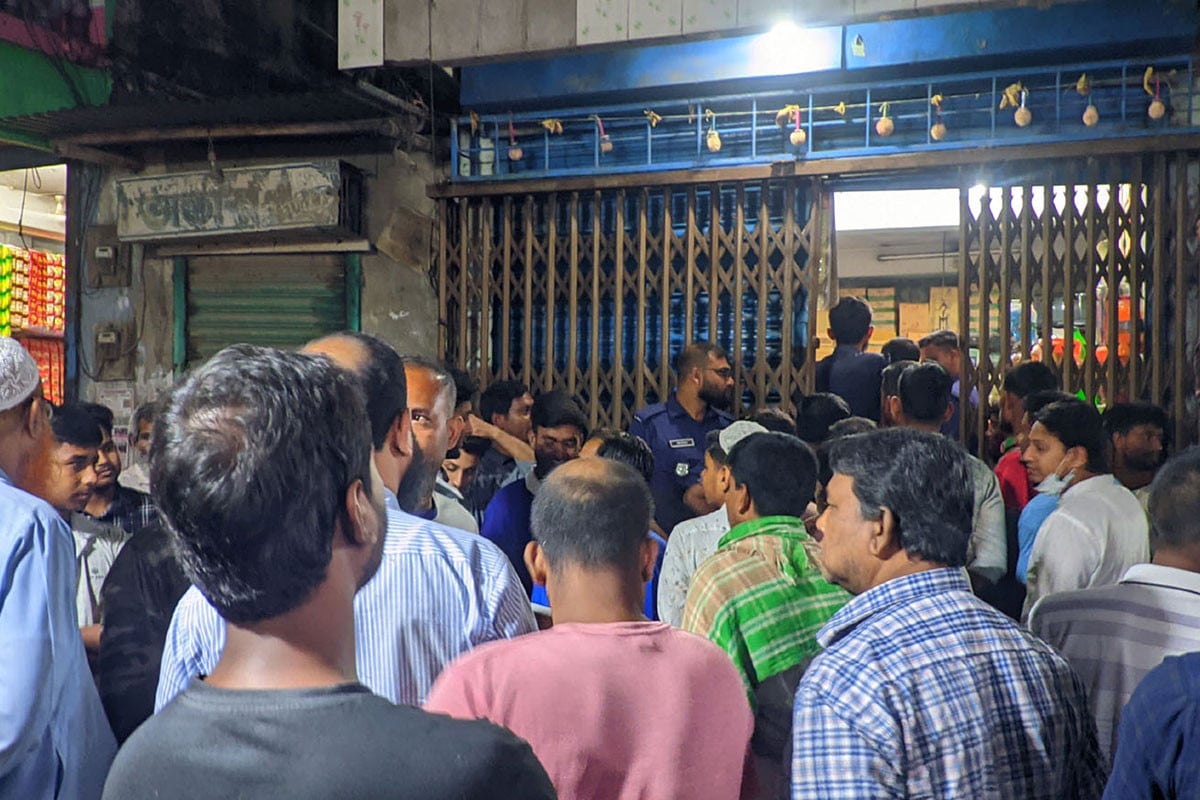 নাটোরে দোকান সিলগালা, জরিমানা