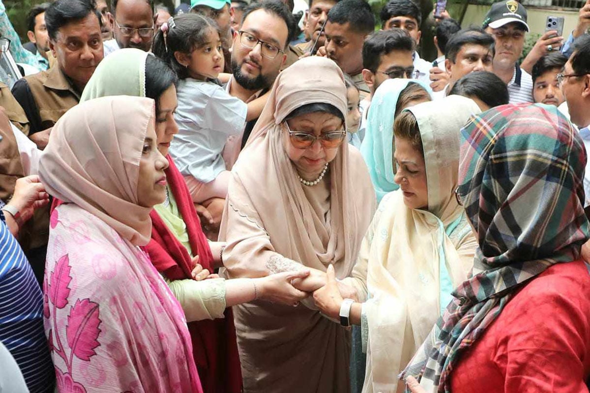 গুলশানের বাসভবনে খালেদা জিয়া