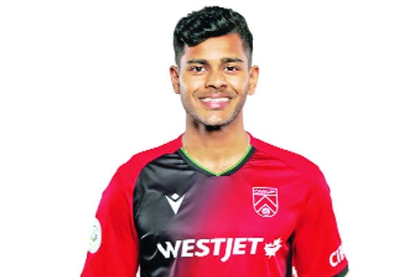 হামজার পর আসছেন কানাডার সামিত