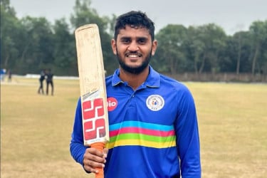 ভারতের দ্রুততম সেঞ্চুরিয়ানকে দলে নিল চেন্নাই