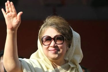 দেশে ফিরলেন বেগম খালেদা জিয়া