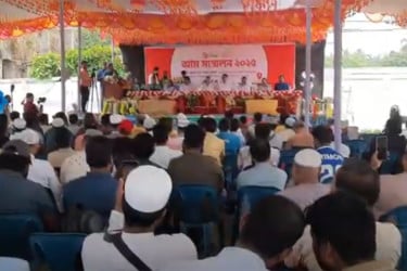 চাঁপাইনবাবগঞ্জে আম ব্যাবসায়ী-চাষী-উদ্যোক্তাদের নিয়ে সম্মেলন অনুষ্ঠিত