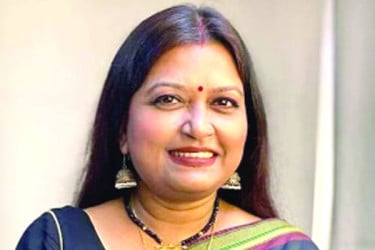 চয়নিকা চৌধুরীর বিরুদ্ধে গ্রেপ্তারি পরোয়ানা