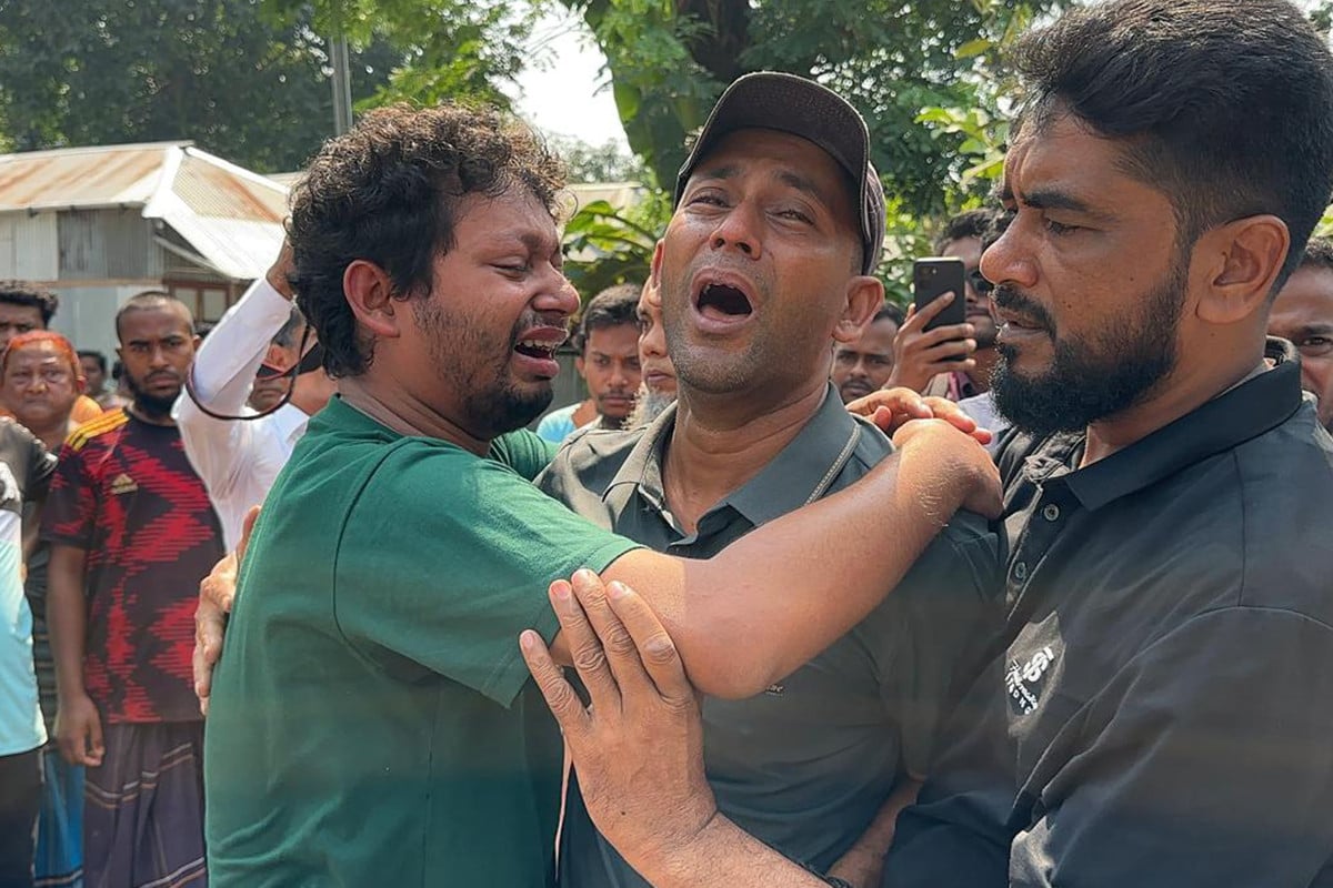 এএসপি পলাশ সাহার বাড়িতে শোকের মাতম