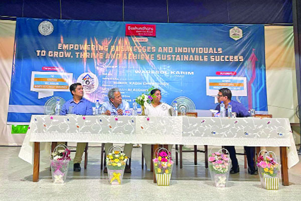 বসুন্ধরা খাতার পৃষ্ঠপোষকতায় হলিক্রস কলেজে আন্তঃকলেজ বিজনেস ফেস্টিভ্যাল