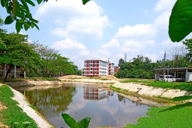 ক্যাম্পাসের মুগ্ধতা ছড়াচ্ছে শাবিপ্রবির নির্মাণাধীন লেক