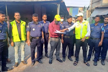 কেরানীগঞ্জে অবৈধ ব্যাটারি কারখানা সিলগালা