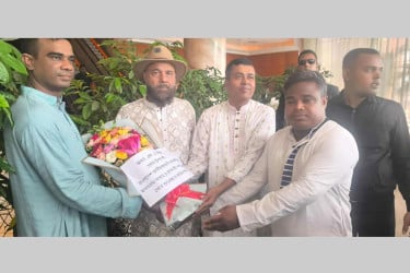 ব্যবসায়ী দলের শুভেচ্ছায় সিক্ত যুক্তরাজ্য বিএনপির সভাপতি এম এ মালেক