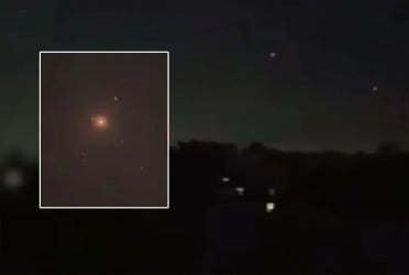 পাকিস্তানের পাল্টা হামলায় সম্পূর্ণ ‘ব্ল্যাকআউট’ জম্মুতে পরপর বিস্ফোরণ, দাবি ভারতের