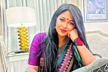 জেফারের বৃহস্পতি তুঙ্গে