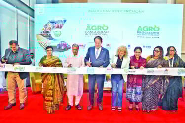 আইসিসিবিতে শুরু হলো চিকিৎসা খাদ্য ও কৃষি যন্ত্রপাতি প্রদর্শনী