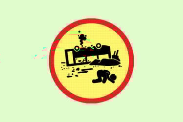 নিয়ন্ত্রণ হারিয়ে ঘটনাস্থলেই মৃত্যু
