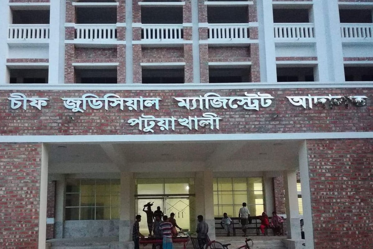 জুলাই শহীদের কন্যাকে সংঘবদ্ধ ধর্ষণ, তিন জনের বিরুদ্ধে অভিযোগপত্র