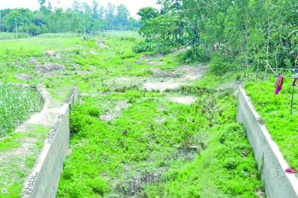 যেভাবে মুমূর্ষু করতোয়া নদী