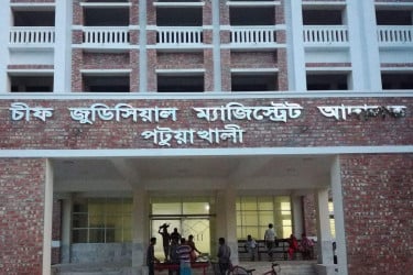 জুলাই শহীদের কন্যাকে সংঘবদ্ধ ধর্ষণ, তিন জনের বিরুদ্ধে অভিযোগপত্র