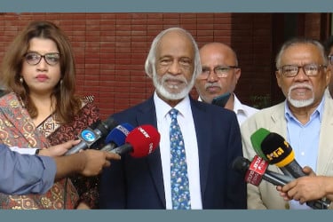 আওয়ামী লীগ নিষিদ্ধের বিষয়ে সিদ্ধান্ত নেবে জনগণ: মঈন খান