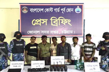 কর্ণফুলী নদী থেকে ৬ পাচারকারী গ্রেফতার